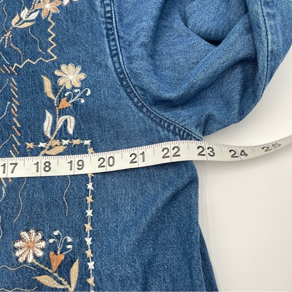 New Direction Floral Embroidered Blue Denim Jean Shirt Jacket Women’s Large - Picture 11 of 14